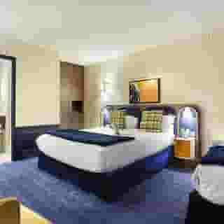 Hob Le Cheval Blanc, 1 of 5