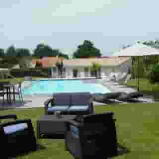 Le Temps des Hotes, 3 of 5