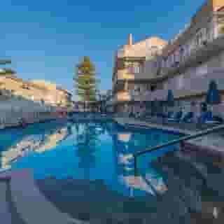 Planos Beach Aparthotel, 2 of 5