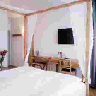 Eyja Guldsmeden, 3 of 5