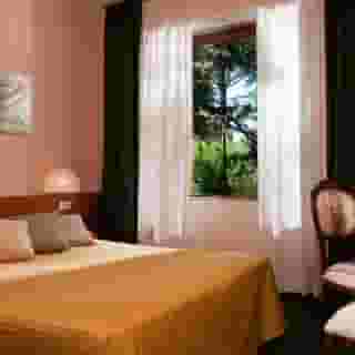 Park Hotel California, 2 of 5