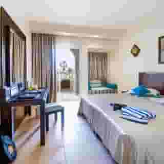 Welcome Meridiana, 5 of 5