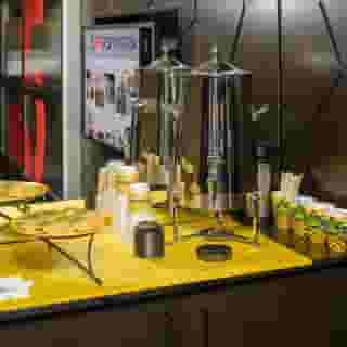 Staypineapple, Hotel FIVE, Downtown Seattle, 4 of 5