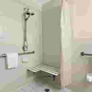 Travelodge by Wyndham by the Bay, 4 of 5