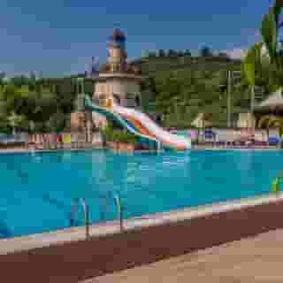 Grand Cettia, 2 of 5