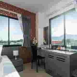 The Thames Pool Access Resort Sha+ By Zuzu, 2 of 5