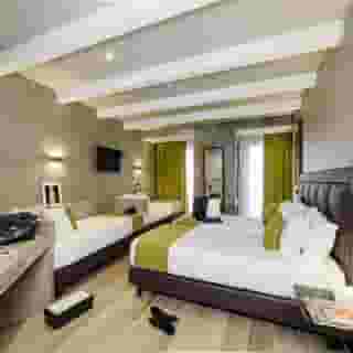 Just Hotel Milano, 2 of 5