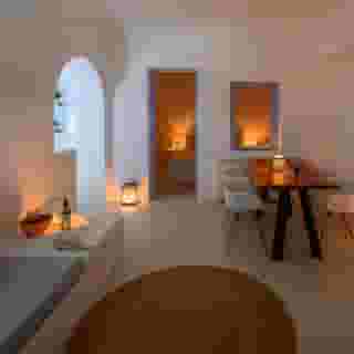 Este Luxury Suites, 4 of 5