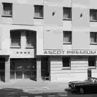 Ascot Premium, 1 of 5