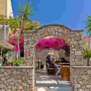 Sellada Apartments, 2 of 5