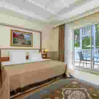 Nirvana Dolce Vita, 4 of 5