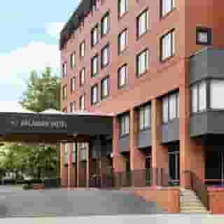 The Arcadian powered by Sonder, 3 of 5