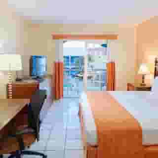 Bay Gardens Inn, 4 of 5