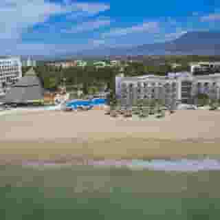 Krystal Vallarta, 2 of 5