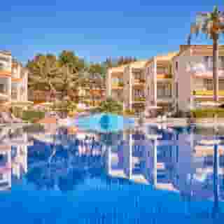 Zafiro Tropic, 1 of 5