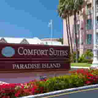Comfort Suites Paradise Island, 2 of 5