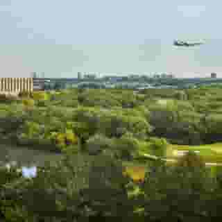 Toronto Airport Marriott Hotel, 2 of 5