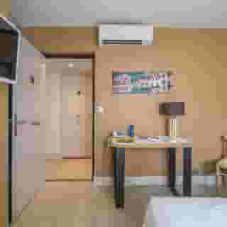 Hotel Cosmopolitain, 2 of 5