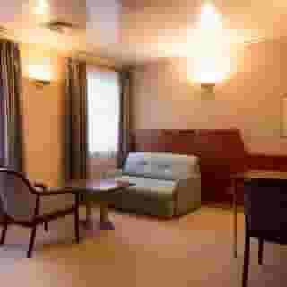 Royal Stuttgart, 3 of 5