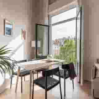 Room Mate Laura, 1 of 5