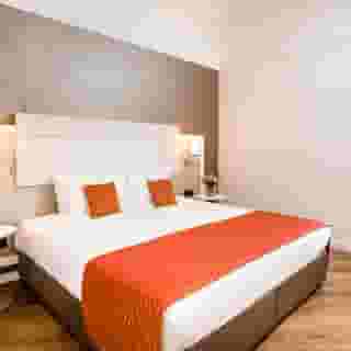 Ikonik Parlament, 4 of 5