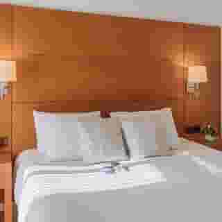 Bellevue Suites, 3 of 5