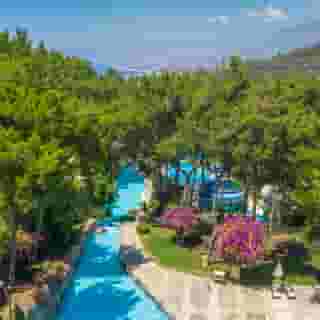 Utopia World Hotel, 2 of 5