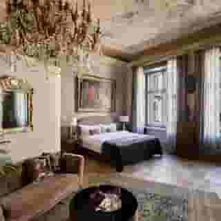 H15 Luxury Palace, 4 of 5