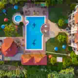 Golden Moon Hotel, 4 of 5