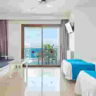 Nereida Aparthotel, 2 of 5