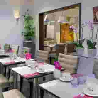 Auteuil Manotel, 3 of 5