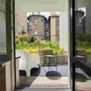 Dean's Home Budapest, 2 of 5