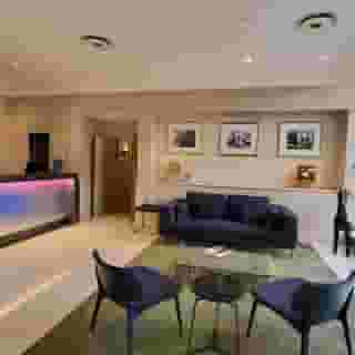 Warwick Reine Astrid - Lyon, 3 of 5