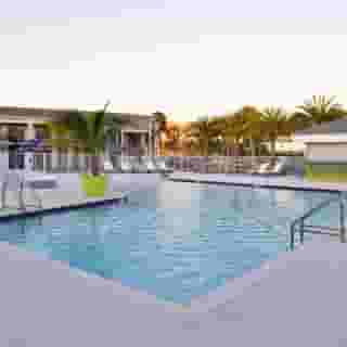 Clarion Inn and Suites Orlando Universal, 2 of 5