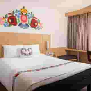 Ibis Hotel Heroes Square, 2 of 5