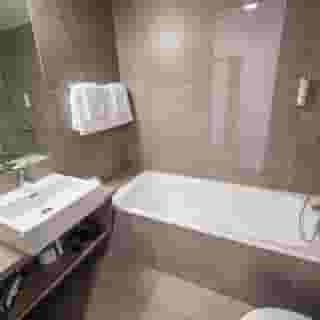 Lake Geneva Hotel, 1 of 5