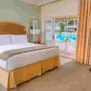 Beverly Hilton, 3 of 5