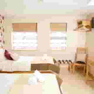 Eyre Square Townhouse, 2 of 5