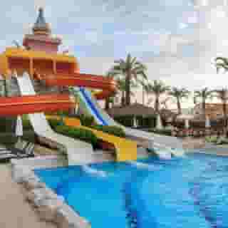 Well Palace Side, 4 of 5