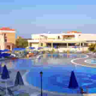 Chrispy Deluxe Wing, 1 of 5