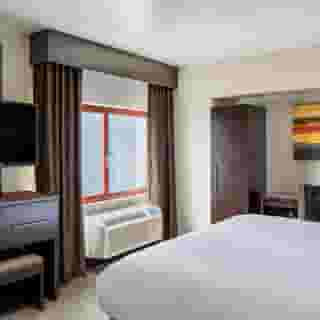 Holiday Inn Manhattan Financial District, 3 of 5