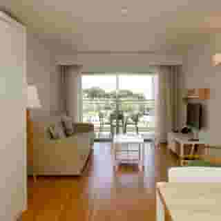 Alfagar Prestige, 3 of 5