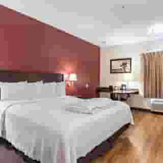 Red Roof Plus+ Austin South, 3 of 5