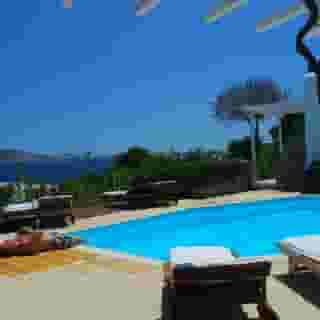 Rhenia Bungalows, 2 of 5