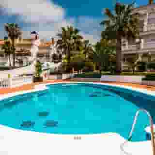 Las Rosas de Capistrano, 4 of 5