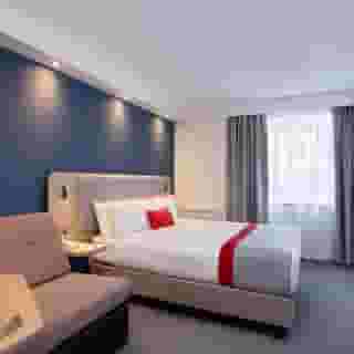 Holiday Inn Express Strathclyde Park M74 JCT 5, 4 of 5