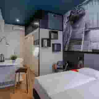 Dean's Home Budapest, 4 of 5