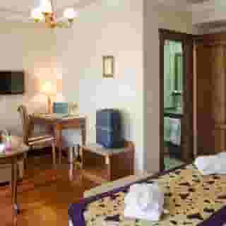 Glk Premier The Home Suites & Spa, 2 of 5