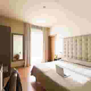 Hotel Meeting, 1 of 5