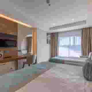 Side Moon Palace, 3 of 5